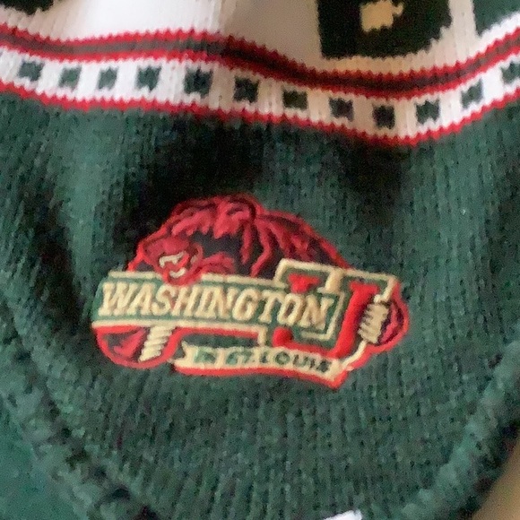 HAT 47 brand men’s winter hat 🐻 bears NWT green red - Picture 4 of 5